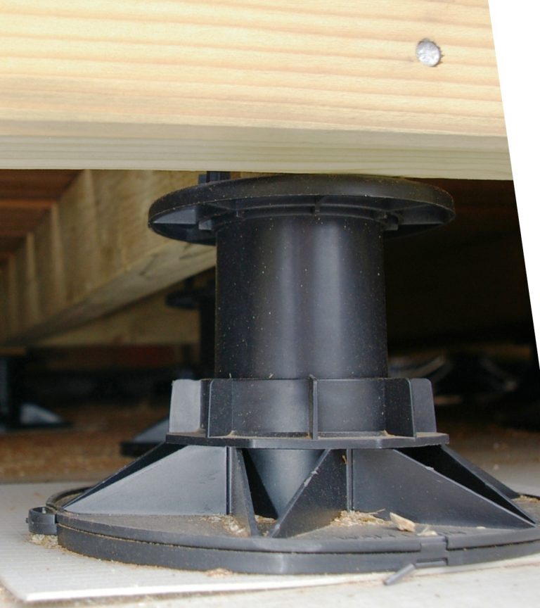 Universal adjustable decking support pad with joist - Wallbarn