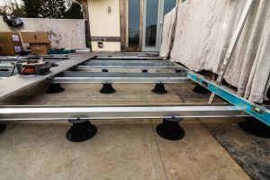 Mega Balance adjustable pedestal and rail system